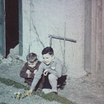 Kindheitsbild, rechts sein drei Jahre älterer Bruder Gerhard